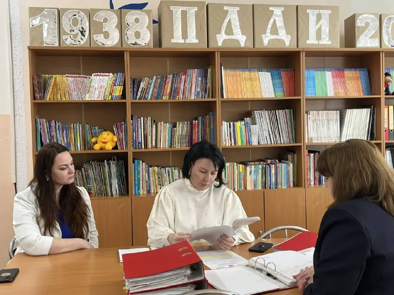 11 марта 2026 года Уполномоченный по правам ребенка в КБР Амина Бадракова в сопровождении начальника отдела социального обслуживания Минтрудсоцзащиты КБР Анны Домницкой с рабочим визитом посетила ГКУ «Прохладненский детский дом-интернат»
