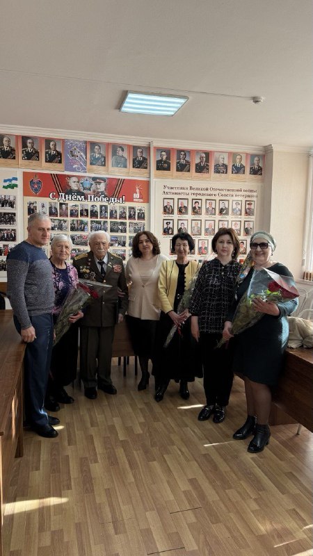 В преддверии празднования Дня защитника Отечества, по поручению Минтрудсоцзащиты КБР Тахира Тогузаева сотрудники минтрудсоцзащиты, нанесли визит в Нальчикскую городскую общественную организацию ветеранов (пенсионеров) войны, труда, Вооруженных Сил 