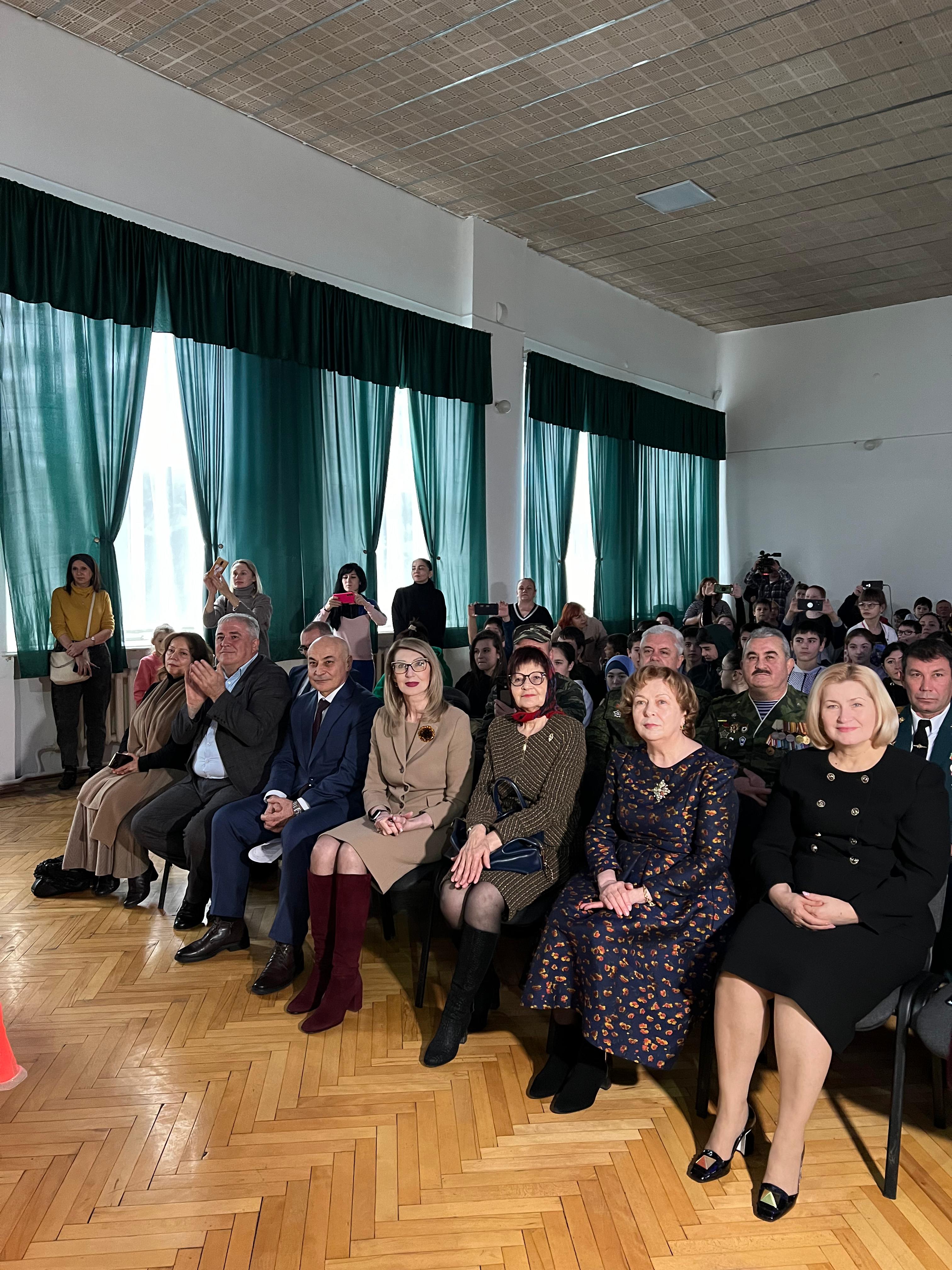 В ГКУ Базовый Республиканский детский социально-реабилитационный центр «Радуга» состоялся праздничный концерт для детей «Вместе мы сможем больше», приуроченный ко Дню инвалидов