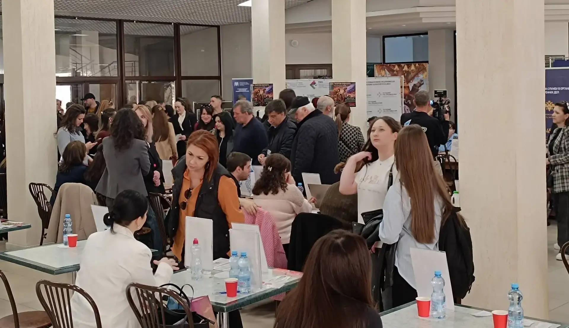 В Кабардино-Балкарии прошёл региональный этап Всероссийской ярмарки трудоустройства «Работа России. Время возможностей»  