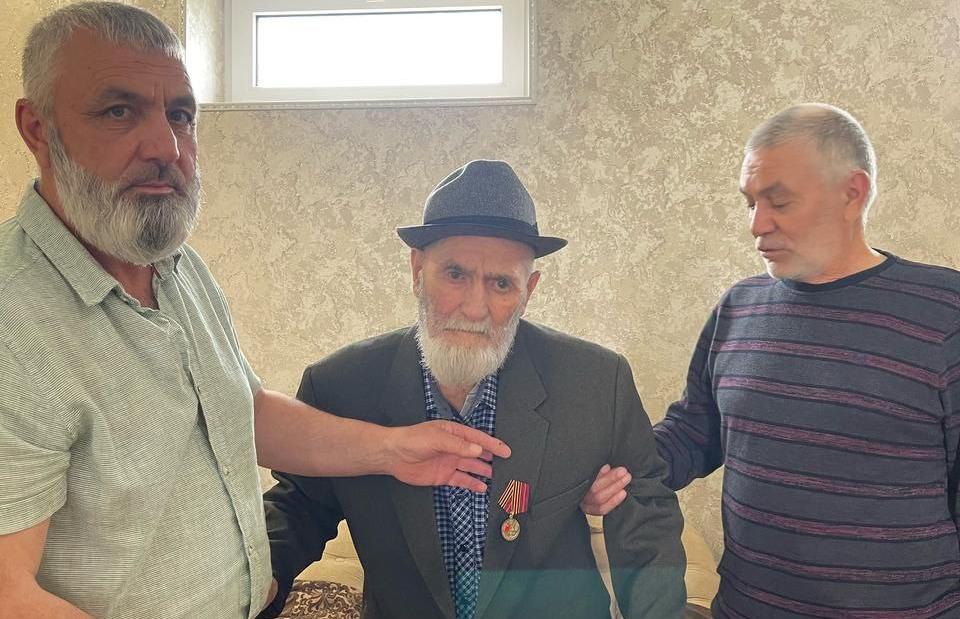 Вручение юбилейной медали «80 лет Победы в Великой Отечественной войне 1941-1945 годов»