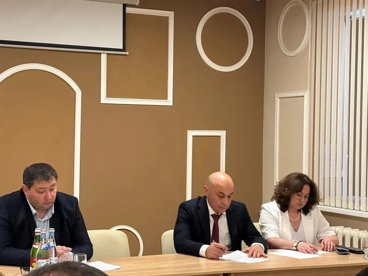 Тахир Тогузаев провел расширенное рабочее совещание на базе ГКУ «РКЦСОН» - филиал по г.о. Нальчик и Чегемскому району